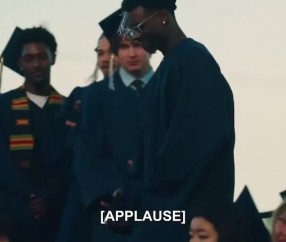 笑死?詹姆斯参加布莱斯毕业典礼 后者上台老头发出gigigi~怪叫