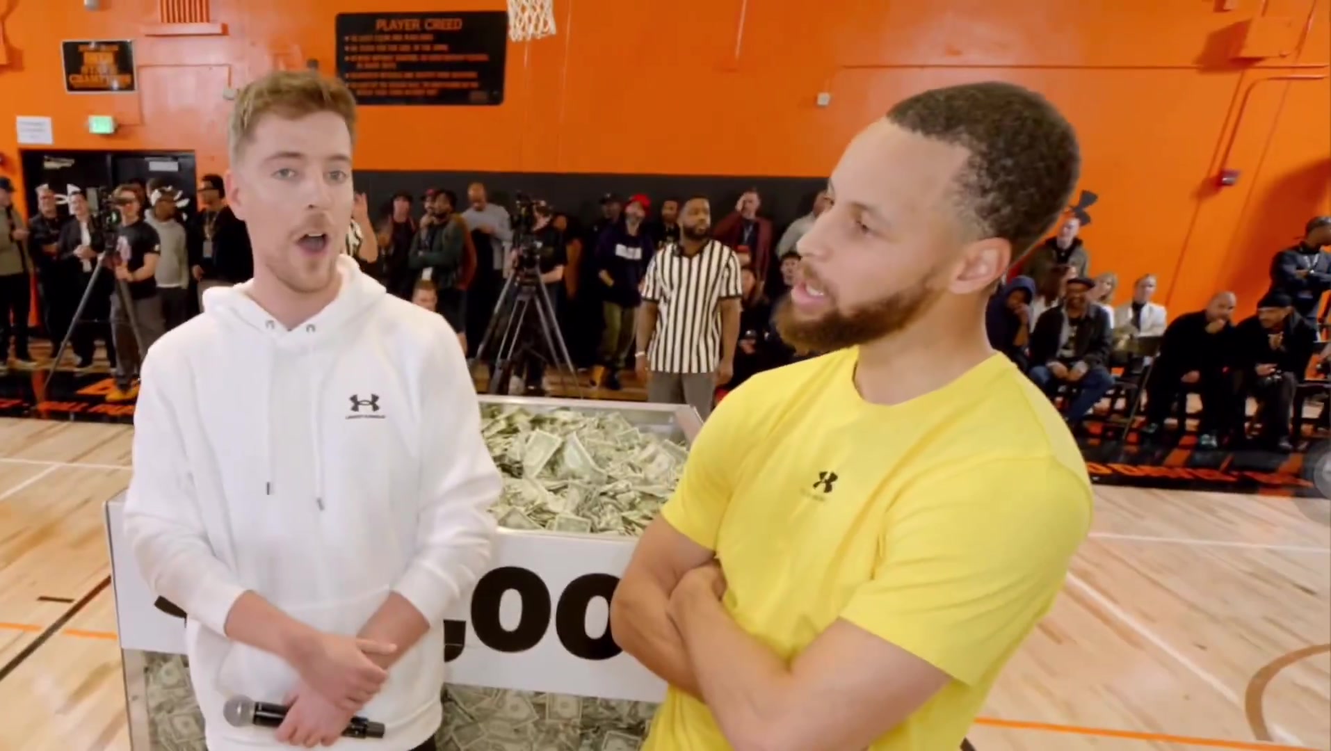 ?当我面说爱老詹是吧？库里随后30秒14个三分击败对手